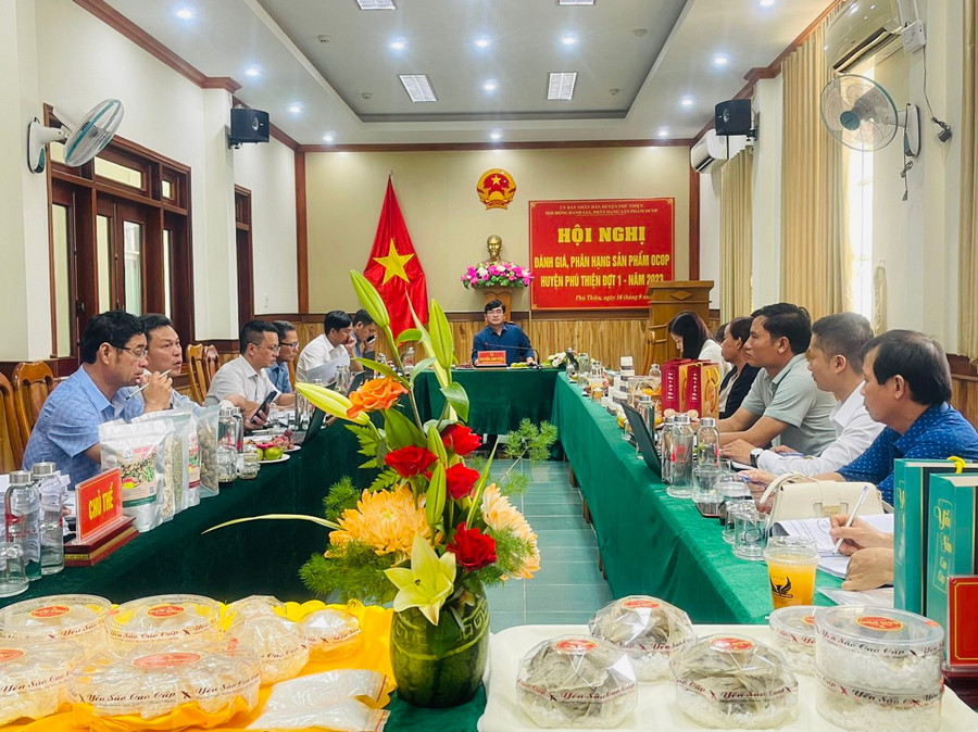 Quang cảnh hội nghị đánh giá, phân hạng sản phẩm OCOP huyện Phú Thiện. Ảnh: Vũ Chi Quang cảnh hội nghị đánh giá, phân hạng sản phẩm OCOP huyện Phú Thiện. Ảnh: Vũ Chi