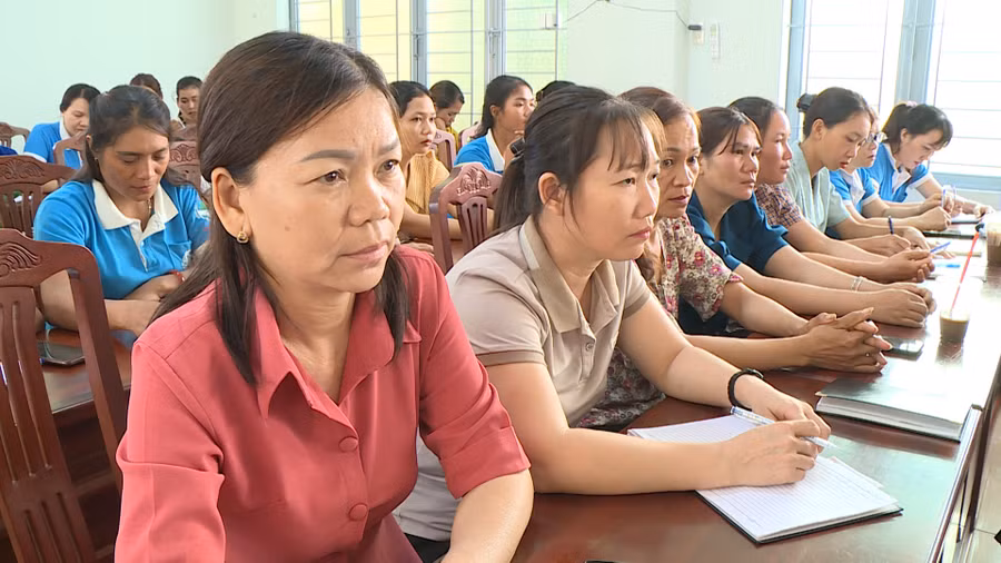 Hơn 100 cán bộ, hội viên phụ nữ nòng cốt huyện Krông Pa tham gia tập huấn. Ảnh: Sơn Trung