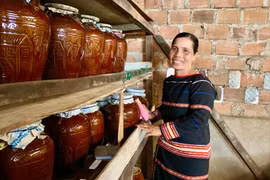 Gia Lai hiện có 6 nông hội thuộc lĩnh vực ngành, nghề truyền thống (dệt thổ cẩm, rượu ghè). Ảnh: Hà Duy