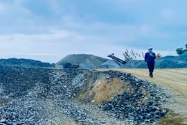 Ủy ban nhân dân tỉnh yêu cầu các sở, ngành và địa phương rà soát Quy hoạch khoáng sản làm vật liệu xây dựng trên địa bàn. Ảnh Hà Duy