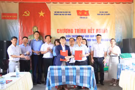 Trường Đại học Quy Nhơn kết nghĩa với buôn Sô M'lơng.