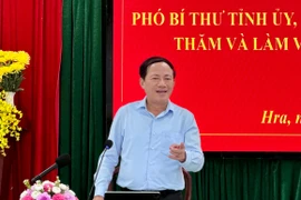 Phó Bí thư Tỉnh uỷ, Chủ tịch UBND tỉnh Phạm Anh Tuấn đã đến thăm và kiểm tra hoạt động chính quyền cơ sở tại xã Hra. Ảnh Hà Duy