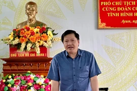 Phó Chủ tịch Thường trực HĐND tỉnh Gia Lai Trương Văn Đạt phát biểu chỉ đạo tại buổi làm việc với xã Ayun. Ảnh: Hà Duy