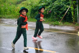 200 vận động viên "nhí" hào hứng tranh tài tại Pleiku Music Night Run 2025