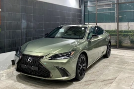 Lexus ES250 F Sport 2024: Mẫu sedan thể thao hạng sang với giá từ 2,95 tỷ đồng