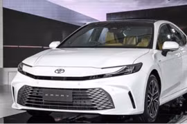 Toyota Camry 2025 bản hybrid tại Đông Nam Á có giá từ 1,026 tỷ đồng