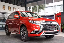 Mitsubishi Outlander 2024 được tinh chỉnh nhẹ, đem đến vẻ ngoài thể thao và hiện đại hơn. Ảnh: S.T