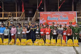 Gia Lai: Các đơn vị tặng quà Tết và bàn giao nhà tình nghĩa cho người dân khó khăn