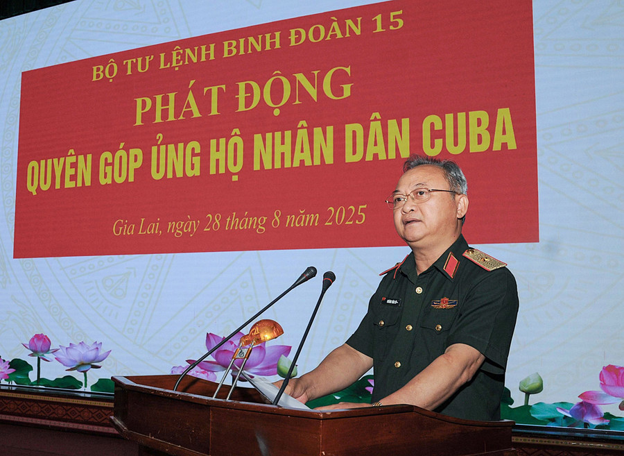 Major General Hoang Van Sy - Commander of the 15th Corps spoke at the launching ceremony. Photo: Van Dan z6954581595357-3f7d95d437f2f9bb4a4355d29775e62d.jpg