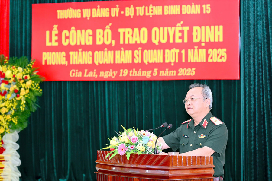 នាយឧត្តមសេនីយ៍ Hoang Van Sy ថ្លែងក្នុងពិធីនេះ។ រូបថត៖ Vinh Hoang z6617951364250-0b25b26594cedadecf88e8677d10e3a9.jpg