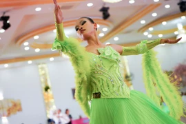 VĐV Lê Nguyễn Hương Giang giành 5 huy chương Giải Cup Khiêu vũ thể thao toàn quốc 