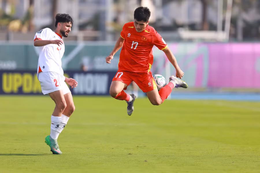the-tran-hiep-2-da-co-phan-khoi-sac-voi-u23-jordan-trai-anh-ted-tran.jpg