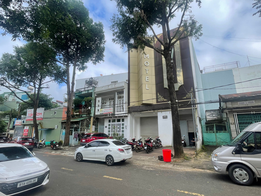 Nhà nghỉ tại 102 Cao Bá Quát-nơi phát hiện nhiều đối tượng tụ tập "bay lắc". Ảnh: Văn Ngọc nha-nghi-tai-102-cao-ba-quat-noi-phat-hien-nhieu-doi-tuong-tu-tap-bay-lac-anh-van-ngoc.jpg