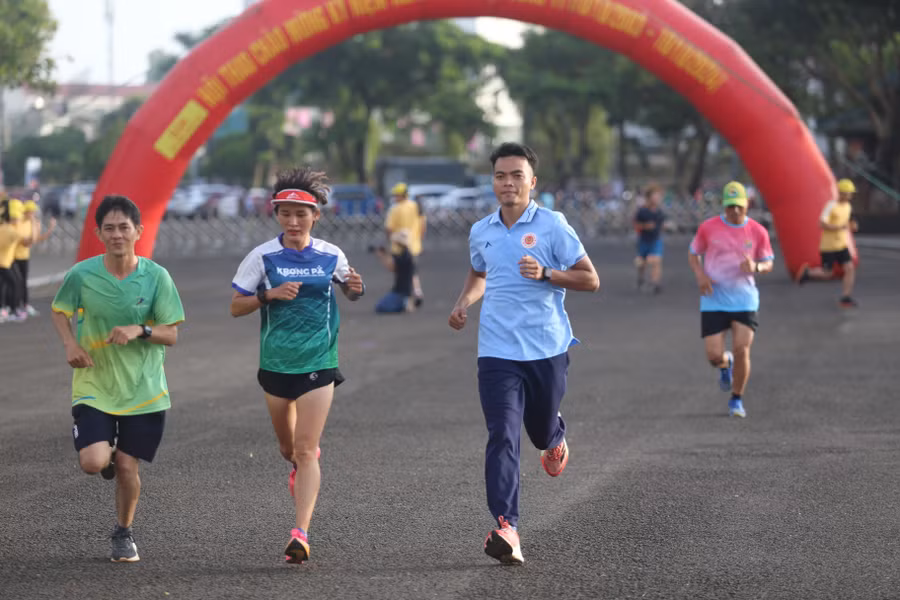 Nhiều runner vượt hơn 100 km để tham gia chương trình. Ảnh Văn Ngọc.JPG