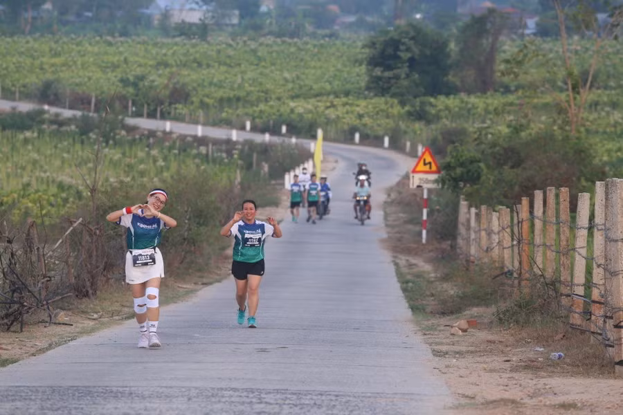 lan-dau-tien-mot-dia-phuong-tuyen-huyen-to-chuc-mot-giai-chay-co-cu-ly-42-km-anh-van-ngoc.jpg