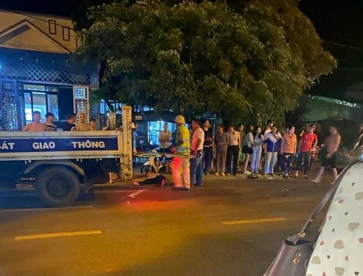 T. đã tông vào chốt kiểm tra nồng độ cồn trên quốc lộ 19B. Ảnh: Duy Hải t-da-tong-vao-chot-kiem-tra-nong-do-con-tren-quoc-lo-19b-anh-duy-hai.jpg