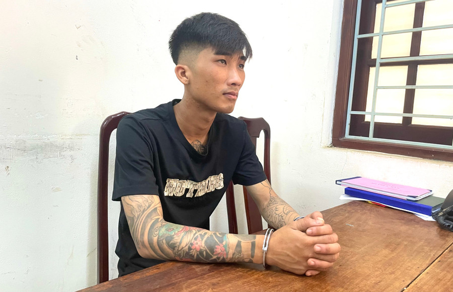 Đối tượng Đạt đã bị bắt giữ vào sáng 29-6. Ảnh: Văn Ngọc doi-tuong-dat-da-bi-bat-giu-vao-sang-29-6-anh-van-ngoc.jpg