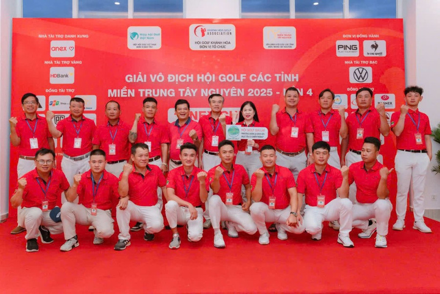 Các golfer của Gia Lai đã xuất sắc giành chức vô địch giải năm nay. Ảnh: Tiến Việt cac-golfer-cua-gia-lai-da-xuat-sac-gianh-chuc-vo-dich-o-giai-nam-nay-anh-tien-viet.jpg