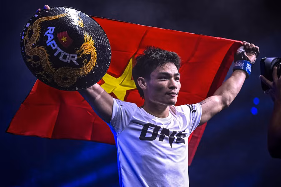 cong-dong-vo-thuat-viet-nam-tu-hao-vi-man-the-hien-choi-sang-cua-nguyen-thanh-thoan-anh-one-championship.jpg