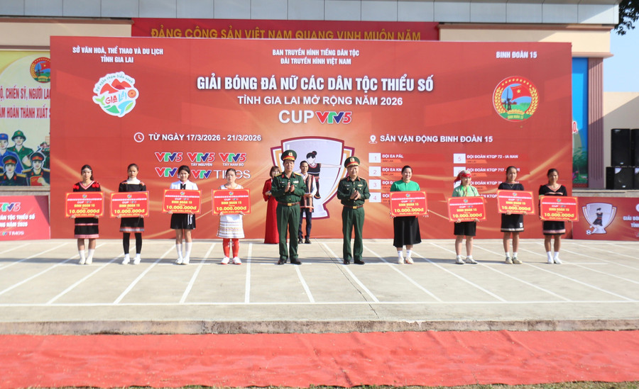 8-doi-bong-den-tu-gia-lai-dak-lak-va-quang-ngai-tranh-tai-o-giai-nam-nay-anh-van-ngoc.jpg