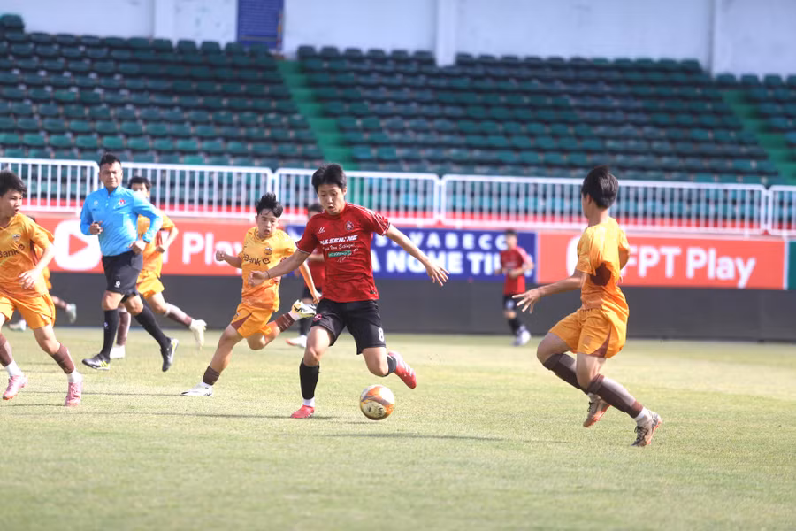 doi-bong-pulse-nine-fc-da-co-nhieu-tran-dau-giao-luu-voi-cac-doi-bong-tre-tai-gia-lai-anh-van-ngoc.jpg