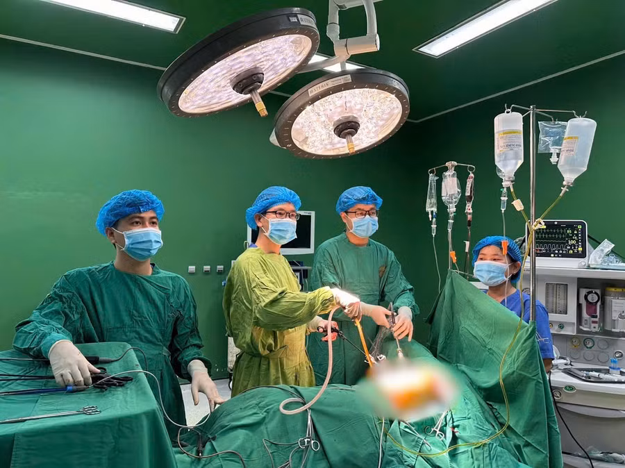 em-i-da-duoc-dua-vao-phau-thuat-khan-cap-tai-benh-vien-dai-hoc-y-duoc-hoang-anh-gia-lai-anh-ctv.jpg