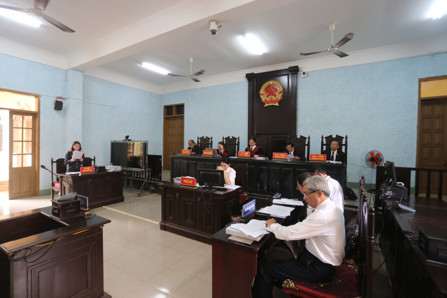 Hội đồng xét xử đã tuyên phạt mức án tương xứng với hành vi phạm tội của các bị cáo. Ảnh: Văn Ngọc hoi-dong-xet-xu-da-tuyen-phat-muc-an-tuong-xung-voi-hanh-vi-pham-toi-cua-cac-bi-cao-anh-van-ngoc.jpg