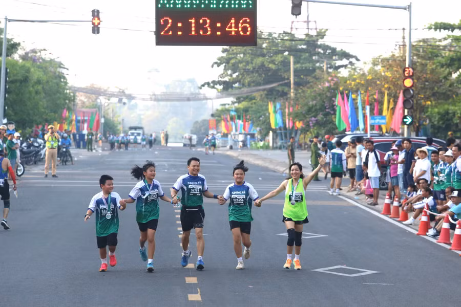 giai-ban-marathon-nam-2024-cua-huyen-krong-pa-da-co-su-tham-gia-cua-hon-1300-vdv-anh-van-ngoc.jpg