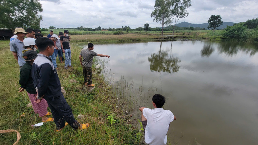 Khu vực ao nước nơi phát hiện thi thể cháu K. Ảnh: Văn Tùng khu-vuc-ao-nuoc-noi-phat-hien-thi-the-cua-chau-k-anh-van-tung.jpg