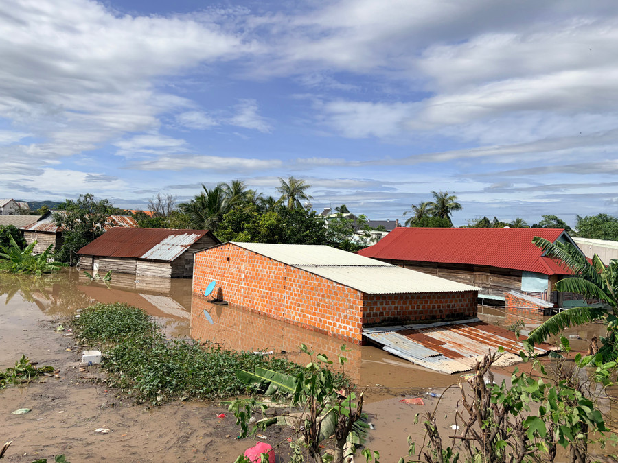 nhieu-ngoi-nha-bi-ngap-1-2-m-o-cac-vung-trung-thap-thuoc-luu-vuc-song-ba-anh-van-ngoc.jpg