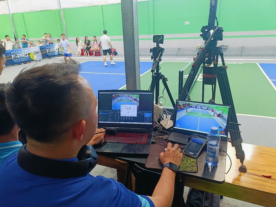 Anh Tường làm bình luận viên cho các giải Pickleball. Ảnh: Quốc Việt anh-tuong-kiem-cong-viec-lam-binh-luan-vien-cho-cac-giai-pickleball-anh-quoc-viet.jpg