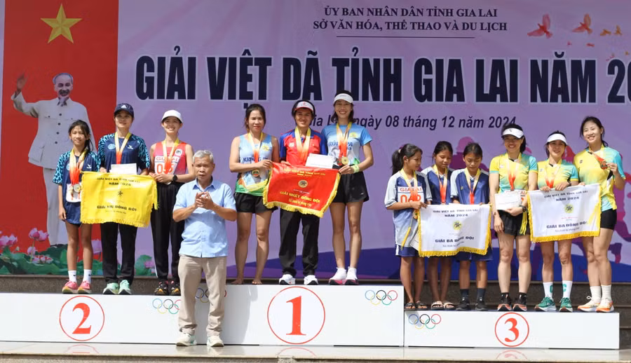 cac-van-dong-vien-krong-pa-gianh-giai-nhat-noi-dung-dong-doi-nu-chinh-o-giai-viet-da-tinh-nam-2024-anh-van-ngoc.jpg
