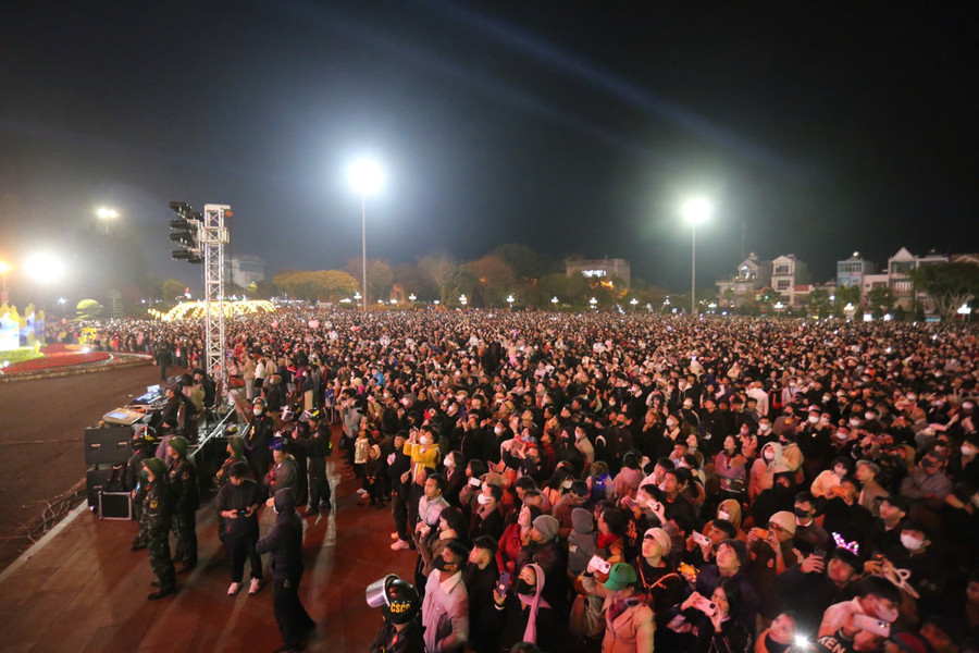 Se espera que el programa atraiga a un gran número de personas. Foto: Van Ngoc chuong-trinh-du-kien-se-co-dong-dao-nguoi-dan-den-doi-theo-anh-van-ngoc.jpg