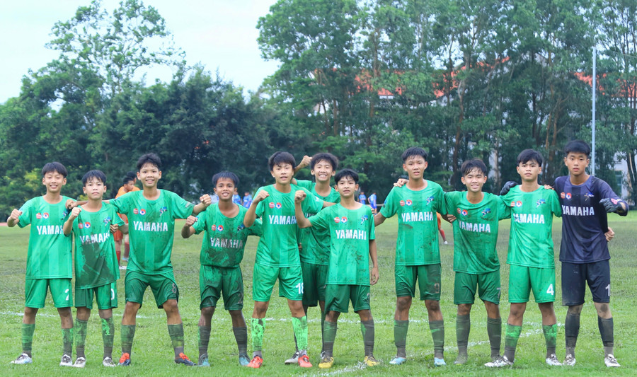 Các cầu thủ U13 HAGL đã giành ngôi đầu bảng ở vòng loại. Ảnh: Phương Ngân cac-cau-thu-u13-hagl-da-gianh-ngoi-dau-bang-o-vong-loai-anh-phuong-ngan.jpg