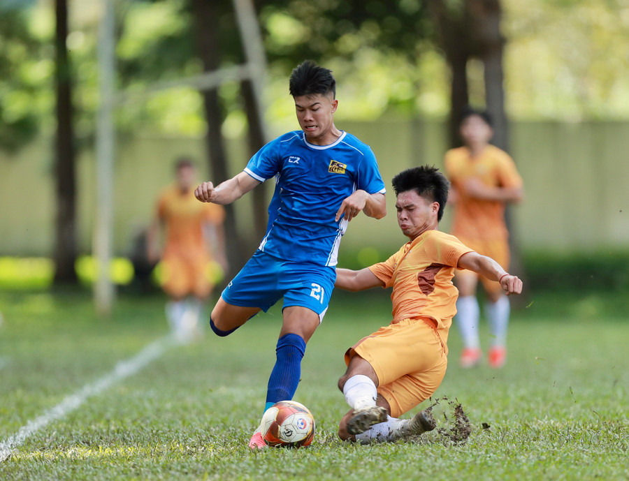 U21 HAGL I (phải) được đánh giá cao hơn hẳn U21 Huế. Ảnh: Minh Trần u21-hagl-i-phai-duoc-danh-gia-cao-hon-han-u21-hue-anh-minh-tran.jpg