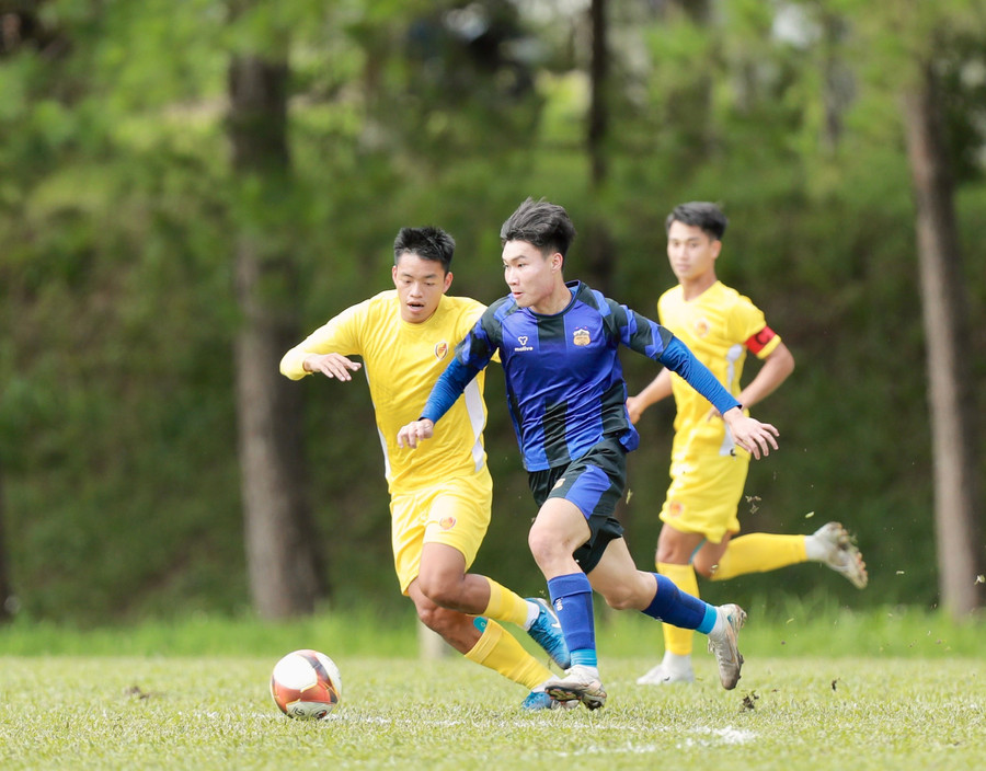 U21 HAGL (áo xanh) lọt vào bảng C tại vòng chung kết. Ảnh: Minh Trần u21-hagl-phai-lot-vao-bang-c-tai-vong-chung-ket-anh-minh-tran.jpg