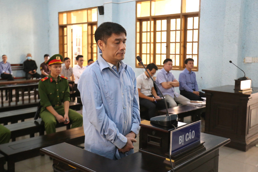Bị cáo Phương bị đưa ra xét xử với 3 tội danh. Ảnh: Văn Ngọc bi-cao-phuong-bi-dua-ra-xet-xu-voi-3-toi-danh-anh-van-ngoc.jpg