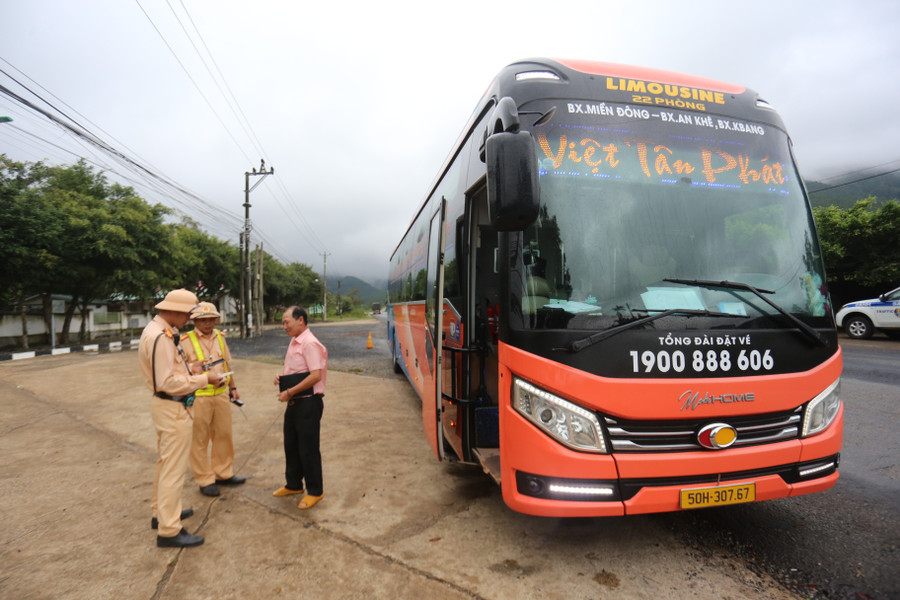 Quốc lộ 19 có lưu lượng phương tiện vận tải tăng cao sau sáp nhập. Ảnh: Văn Ngọc quoc-lo-19-co-luu-luong-phuong-tien-van-tai-tang-cao-sau-sap-nhap-anh-van-ngoc.jpg