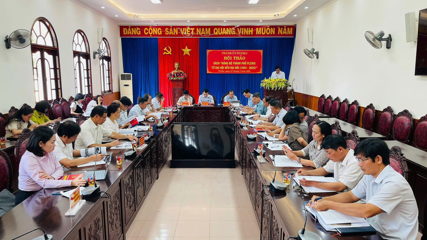 Suasana konferensi. Foto: Duy Tin quang-canh-buoi-hoi-thao.jpg