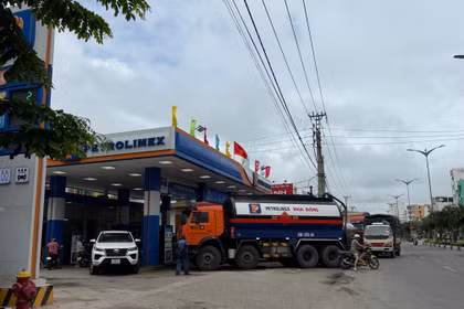Từ 15 giờ ngày 10-9, xăng E5 RON 92 tăng 1.260 đồng/lít