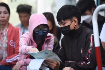 Có việc nhưng vẫn bấp bênh: Vì sao chỉ 41,4% lao động trẻ tham gia BHXH?