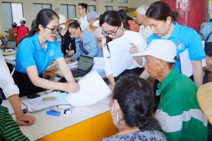Doanh nghiệp nợ BHXH, Viện kiểm sát có thể khởi kiện để bảo vệ người lao động?
