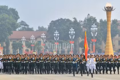 Sĩ quan nghỉ hưu trước tuổi: Các trường hợp nào được trợ cấp 5 tháng lương/năm?