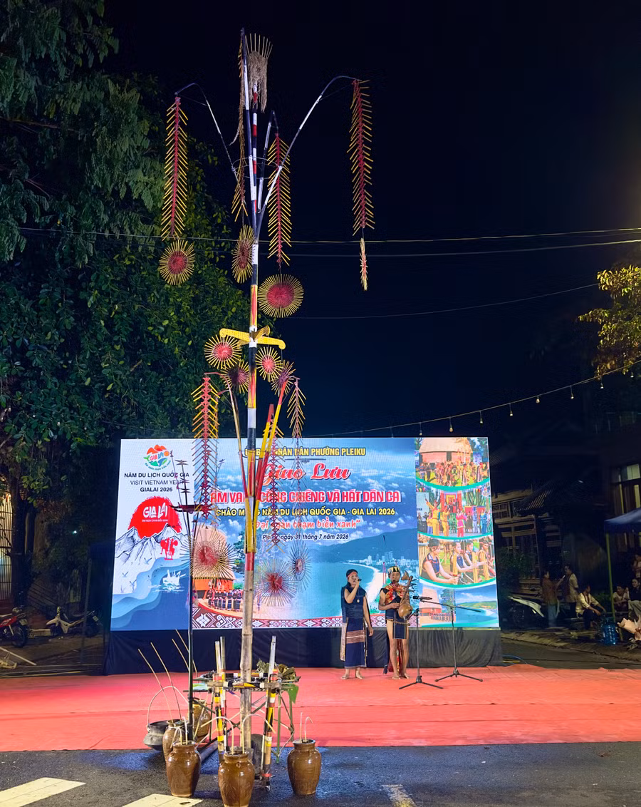 tiet-muc-dan-ca-jrai-bo-doi-viet-nam-dok-quan-yem-ma-nao-do-nghe-nhan-dinh-thi-groch-cua-doan-xa-dak-po-the-hien.jpg