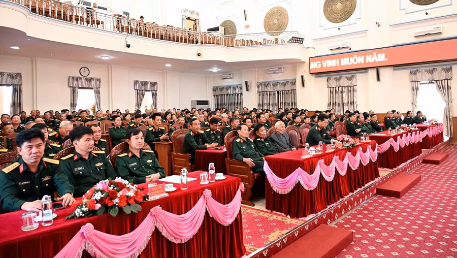 cac-the-he-can-bo-chien-si-nguoi-lao-dong-binh-doan-15.jpg