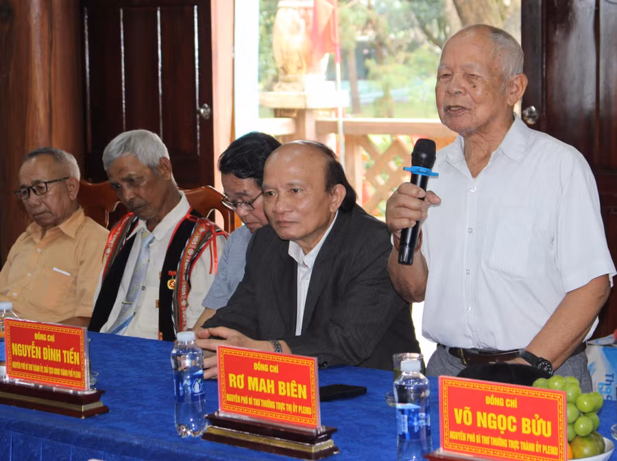 ong-ro-mah-bien-nguyen-pho-bi-thu-thuong-truc-thi-uy-pleiku-chia-se-tai-buoi-gap-mat.jpg