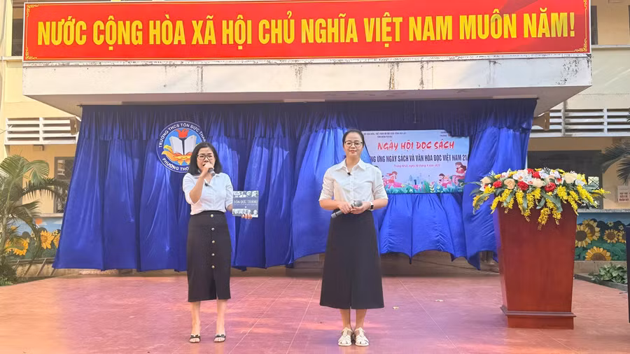 gioi-thieu-cuon-sach-ton-duc-thang-nha-cach-mang-bat-tu-tai-ngay-hoi-doc-sach.jpg