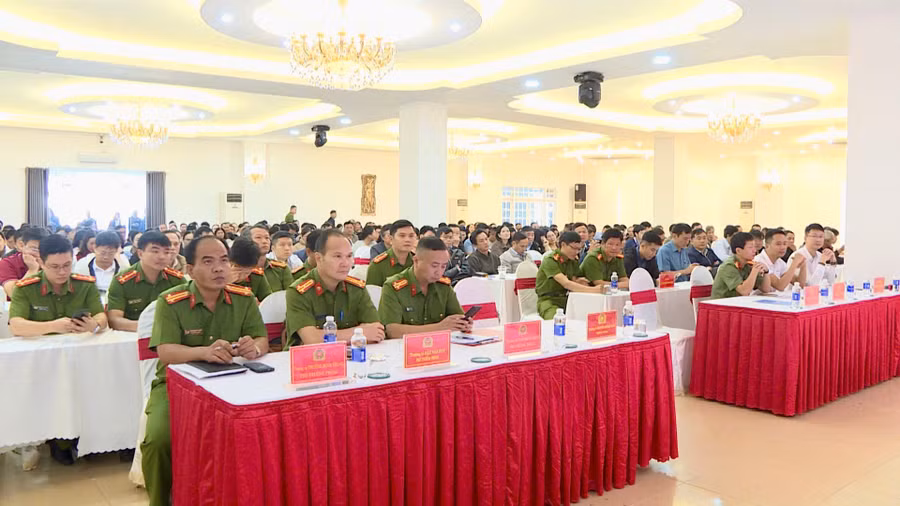 quang-canh-hoi-nghi.jpg