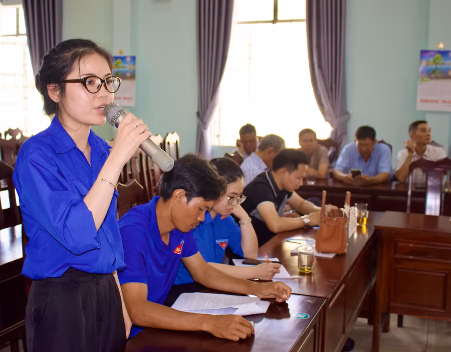 dai-dien-doan-vien-thanh-nien-phat-bieu-y-kien-tai-hoi-nghi.jpg