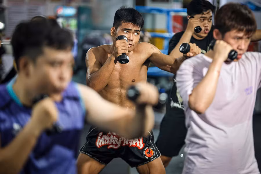 a-le-thong-o-giua-ren-luyen-the-luc-va-ky-thuat-tai-no1-muay-club-tp-ho-chi-minh.jpg